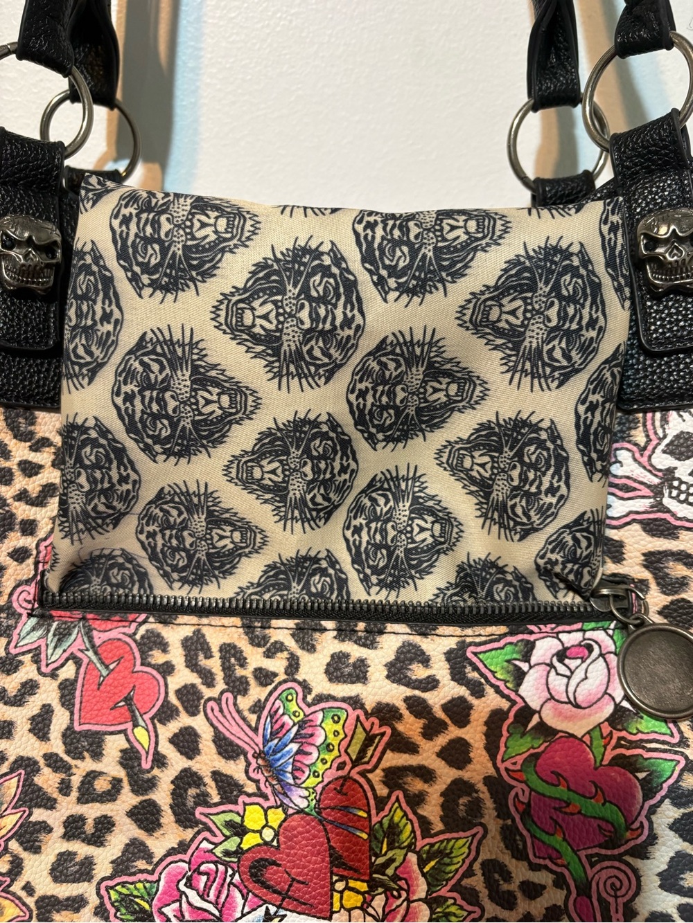Ed Hardy NWOT “LOVE” Large Shoulder Bag Multicolor/Metal Skulls & Flowers. 17x12 - Picture 6 of 16